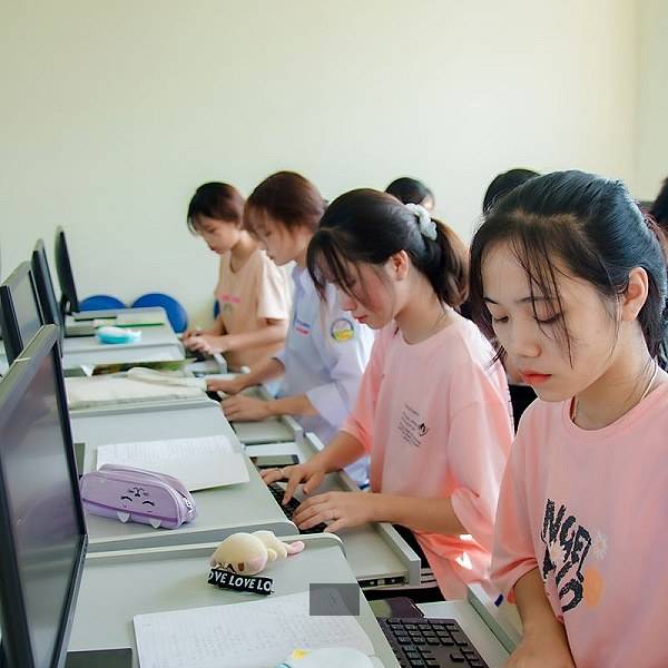 泰国和中国足球现场直播