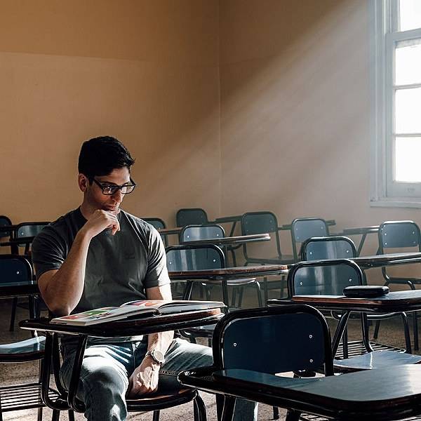 博乐大学苏南达大学足球直播